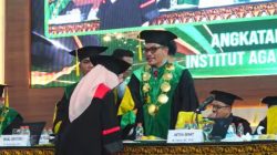 303 Lulusan Sarjana dan Magister Resmi Dikukuhkan, IAIN Langsa Tegaskan Semangat Belajar Tak Mengenal Usia