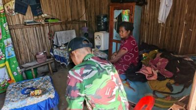 Jemput Bola ke Pelosok Perbatasan, Satgas Yonarhanud 2 Kostrad Hadirkan Layanan Kesehatan untuk Warga Manusasi
