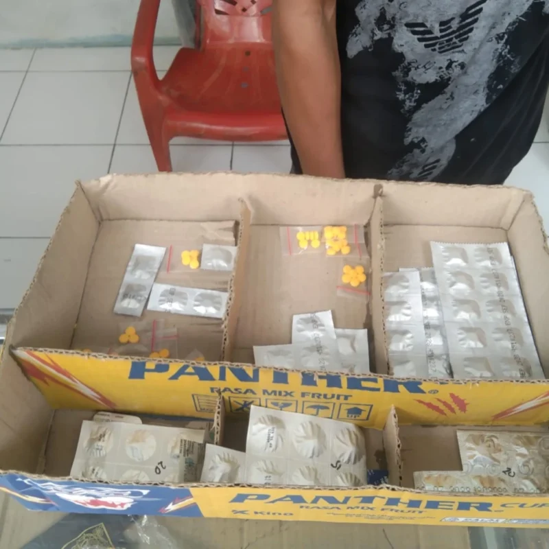 Sebuah Kios Warung Abal-Abal Menjual Bebas Obat Keras Daftar G, Respons APH Dinilai Sangat Lamban
