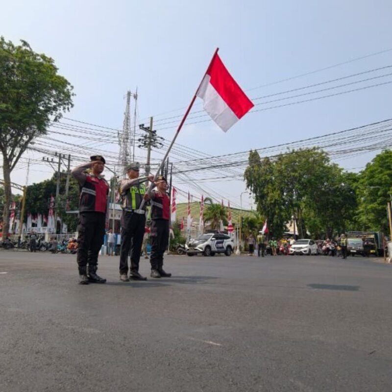 Detik-detik Proklamasi di Traffic Light Brak Probolinggo, Pengendara Kompak Hormat Merah Putih