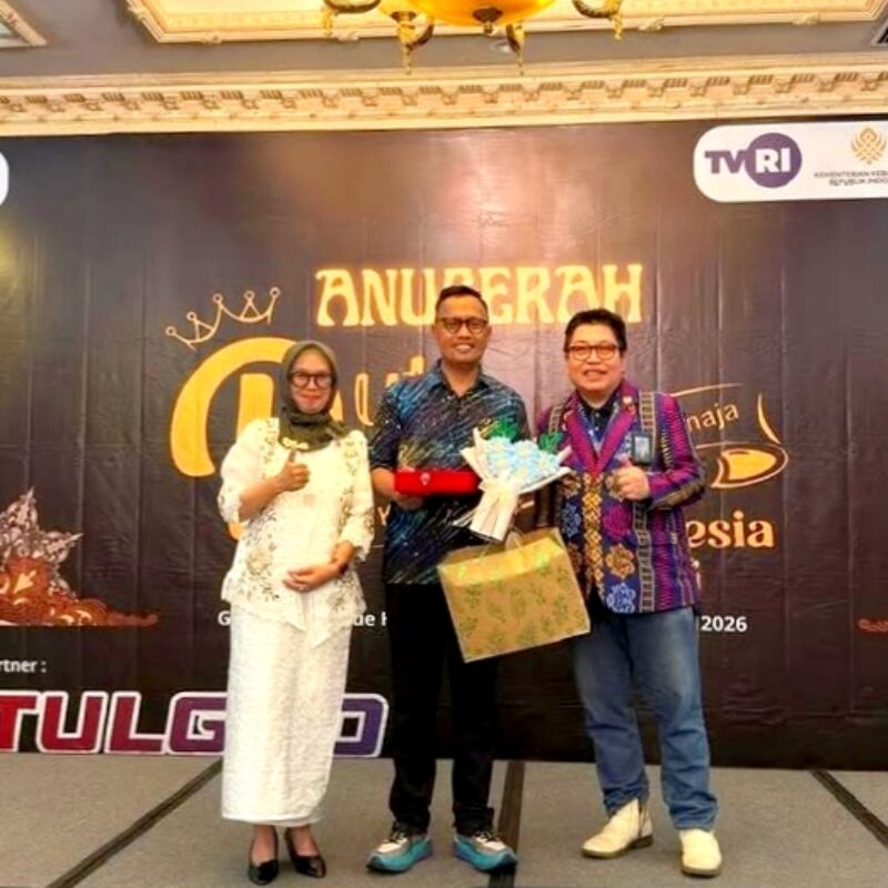 Rawat Warisan Budaya Sejak Dini, KCMB Anugerahkan Duta Kebaya dan Batik Cilik
