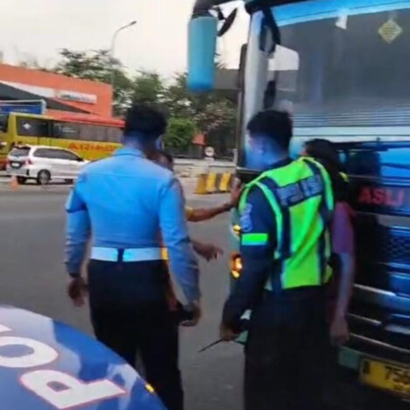 Patroli PJR Polda Banten Ringkus Dua Terduga Penusukan Calon Penumpang Bus