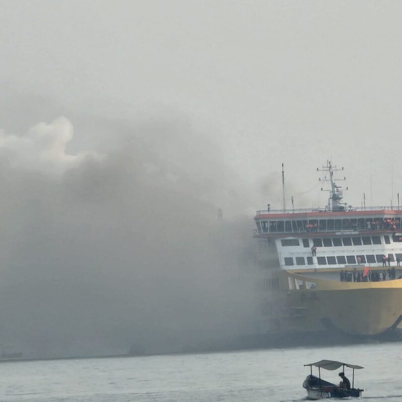 KMP Batu Mandi Terbakar di Perairan Merak, Proses Evakuasi Sedang Berlangsung