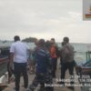 Polri Bergerak Cepat, Polsek Pulomerak Bantu Evakuasi Korban Laka Laut di Perairan Pulau Tempurung